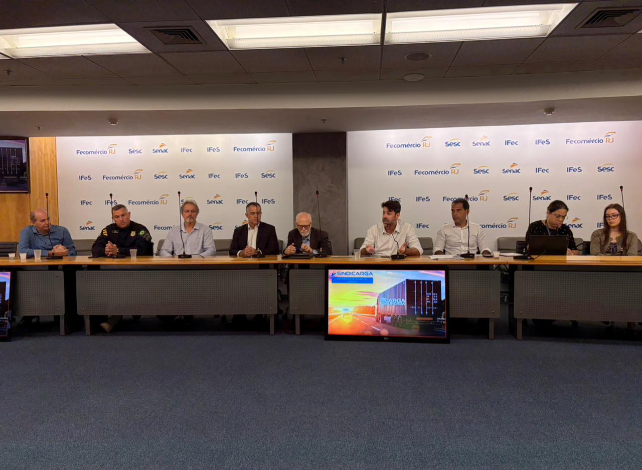 Sindicarga apresenta estudo sobre roubo de cargas em reunião na Fecomércio RJ