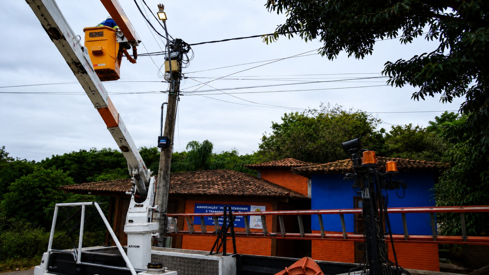 Rio das Ostras realiza trabalho contínuo de manutenção da Iluminação Pública
