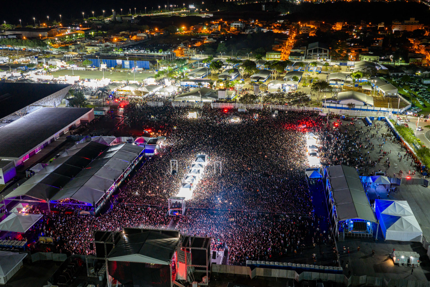 O prefeito de Macaé, Welberth Rezende, divulgou nesta sexta-feira (12) a programação dos shows da Expo Macaé 2026