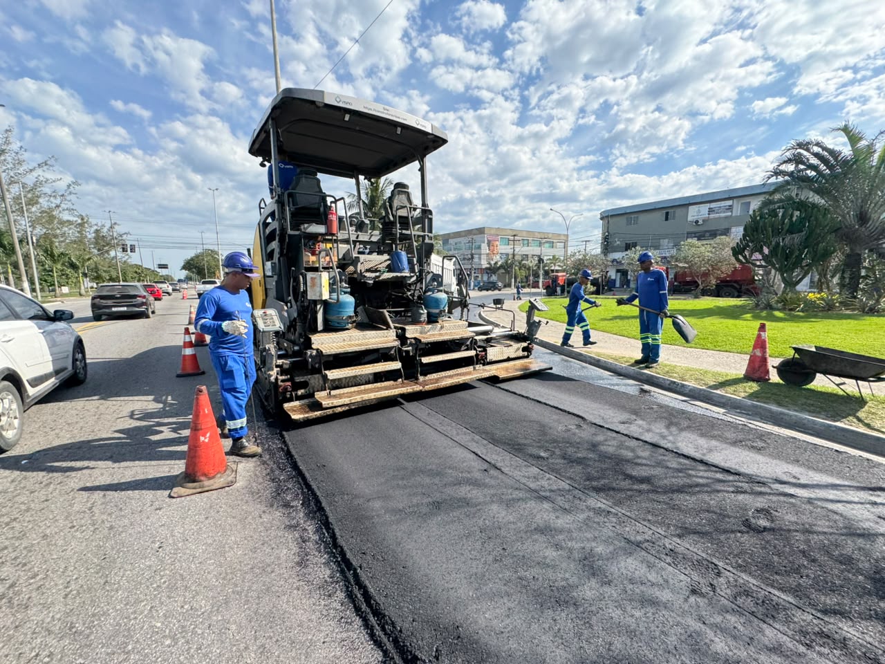 Rio das Ostras realizou recapeamento estratégico em trecho da Amaral Peixoto no domingo, 12
