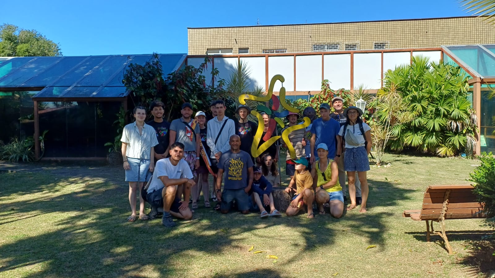 Capoeiristas franceses visitam a Casa de Cultura de Rio das Ostras