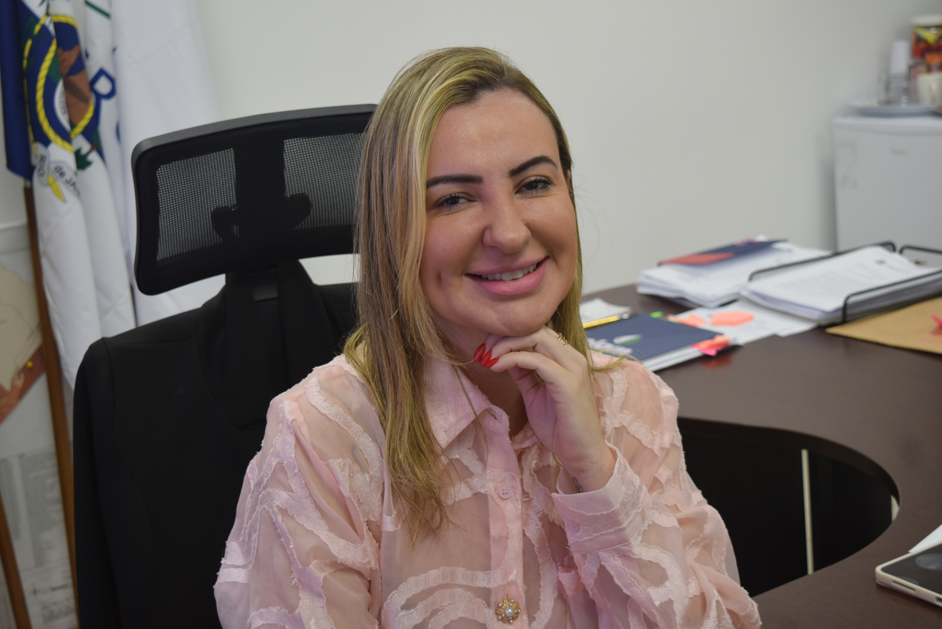 Saiba Quem é a Mulher  que o Prefeito Welberth Rezende Escolheu para Zelar Pela Saúde de Macaé-RJ