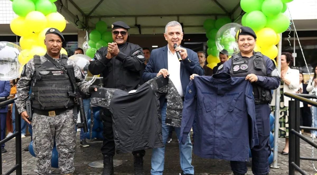 Prefeito de Casimiro de Abreu anuncia auxílio-farda para guardas civis municipais 