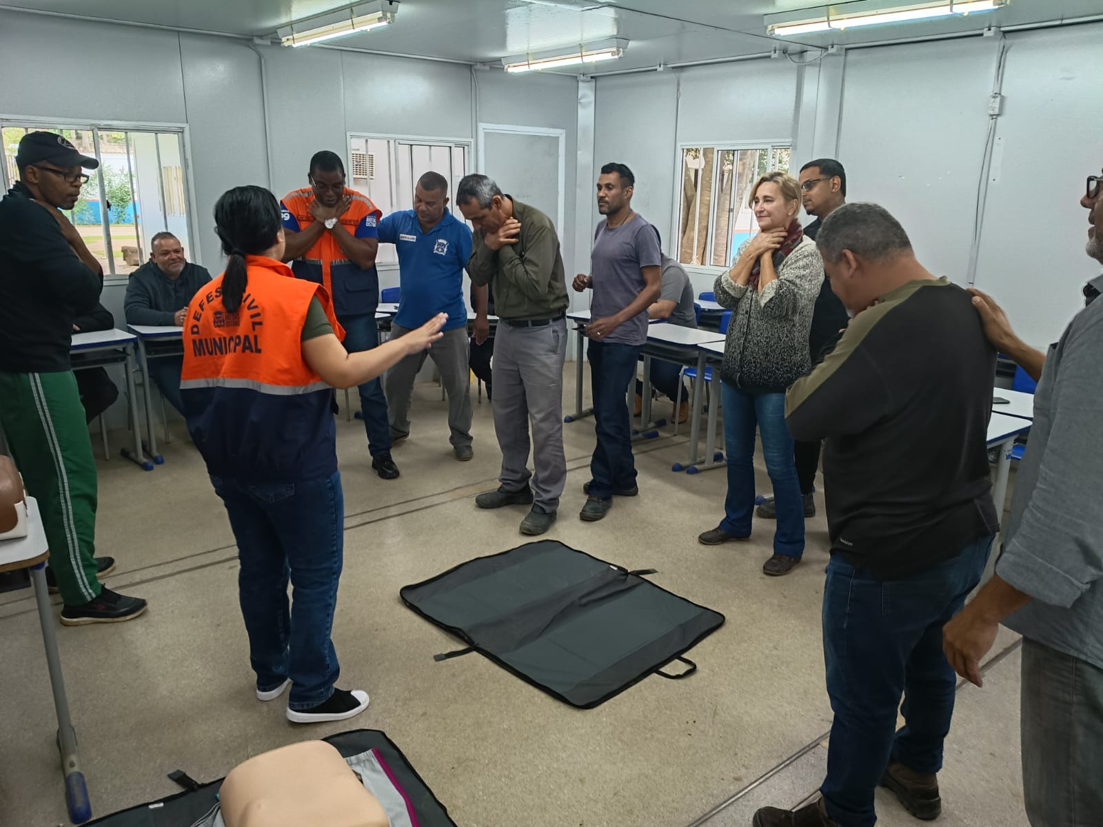 Defesa Civil de Rio das Ostras-RJ capacita mais um grupo de colaboradores da Educação em primeiros socorros