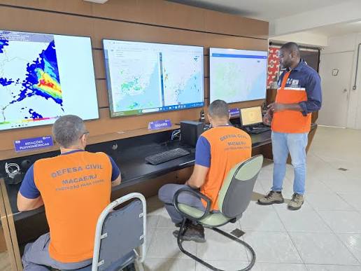 Defesa Civil alerta para chuva intensa e ventos fortes até quinta-feira