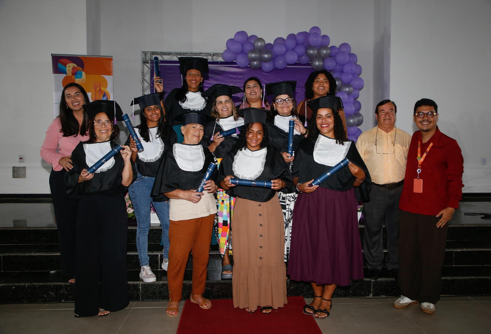 Secretaria da Mulher de Búzios celebra formatura de 134 alunas da Escola Móvel de Gastronomia do Senac RJ