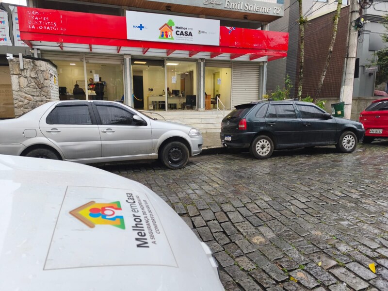 PROGRAMA MELHOR EM CASA ATENDE NA RUA FERNANDO BIZZOTTO, NO CENTRO