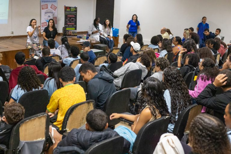 Saúde de Rio das Ostras promove palestra para estu...