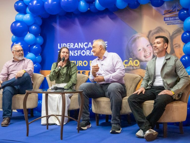 Prefeito de Rio das Ostras-RJ reúne gestores escol...