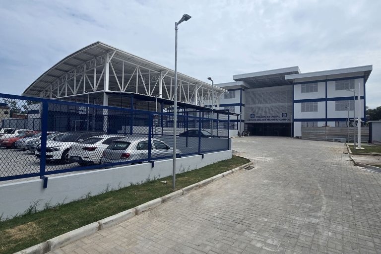 Prefeitura e Governo do Estado entregam escola e r...